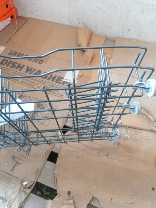 Cesto inferior de máquina de lavar louça IKEA