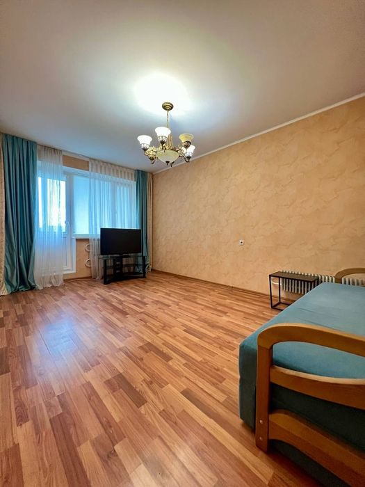 Продам 3 комнатную квартиру на Защитников Украины (87574)