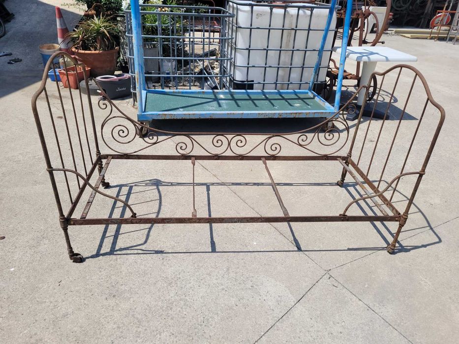 Cama em ferro forjado