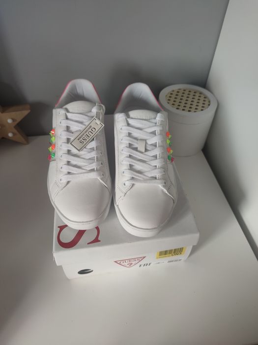 Nowe oryginalne sneakersy Guess rozm. 38