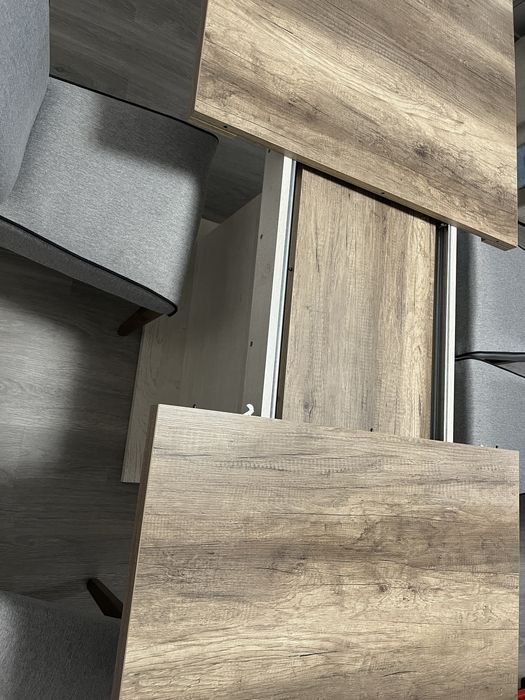 Mesa Sala Extensível + 4 Cadeiras (Como Nova / Sem Riscos)