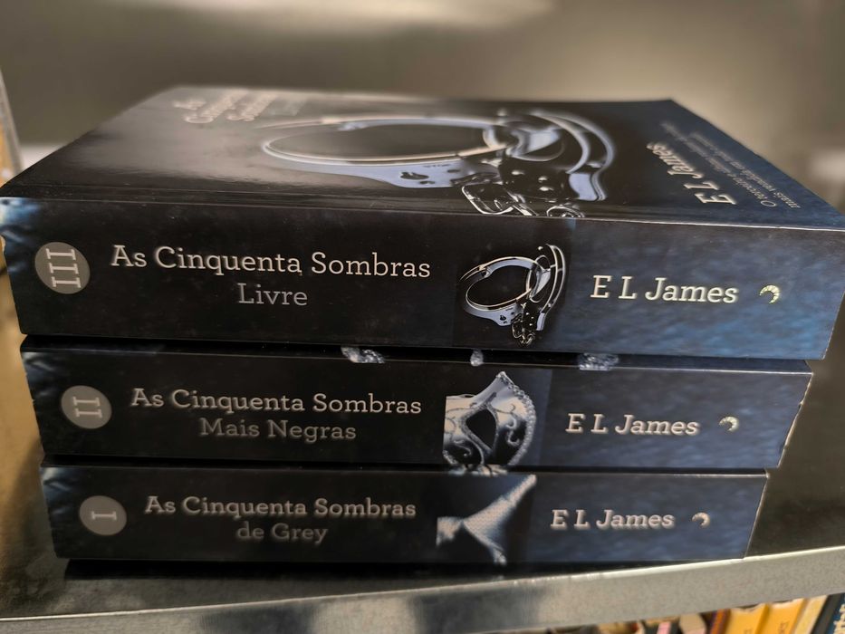 Livro “As Cinquenta Sombras Mais Escuras” – E. L. James (vol. III)