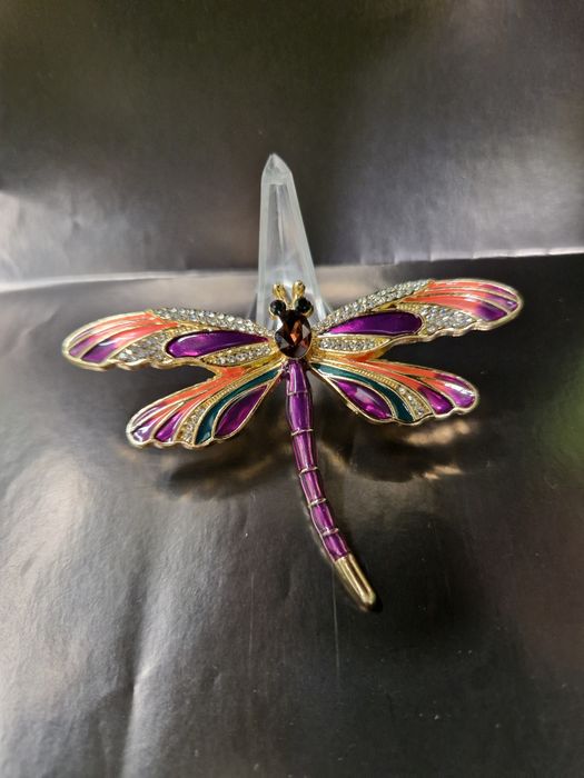 Broszka ważka fiolet