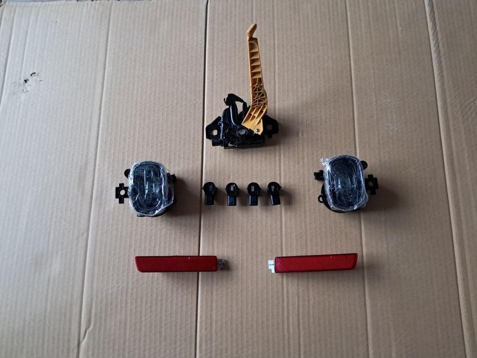 Катафот відбивач парктроник замок противотуманки туманка Nissan Rogue