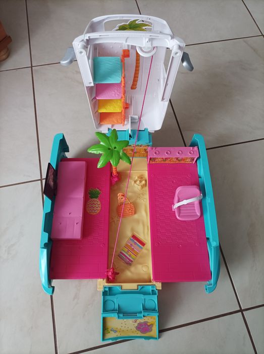 Kamper.   Barbie
