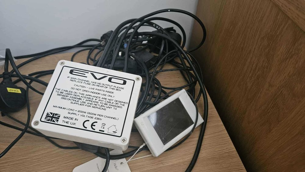 Sprzedam vivarium z akcesoriami