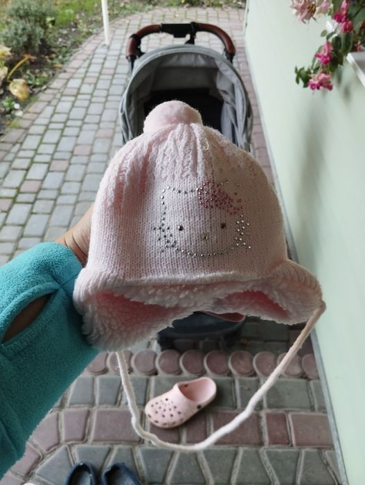 Зимова шапочка для дівчинки