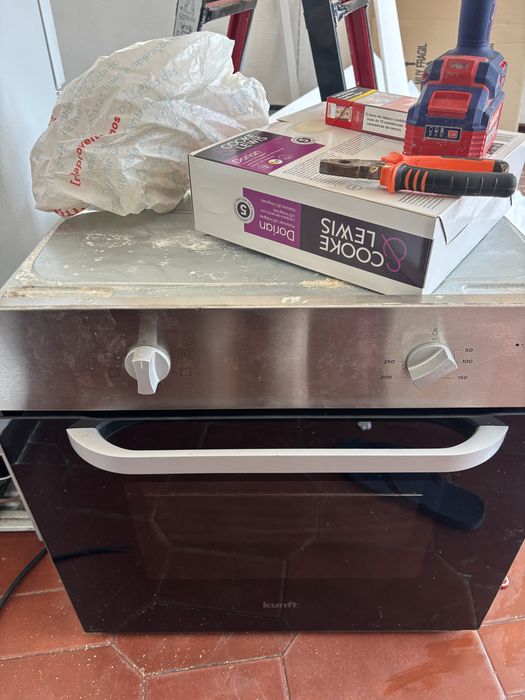 Forno eletrico funcionando bem, so necessita de limpeza
