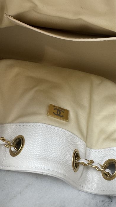 Сумка chanel hobo белого цвета
