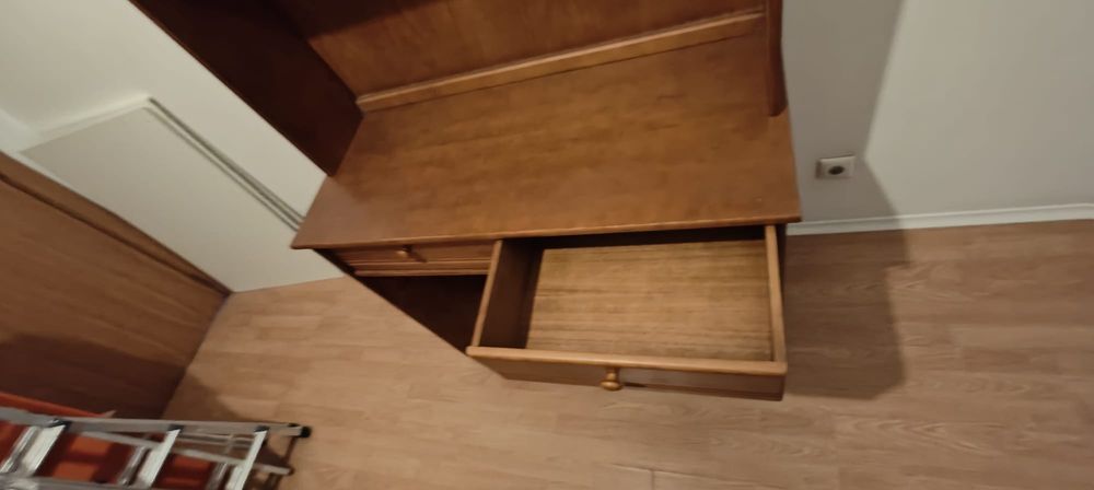 Móvel secretária com estante