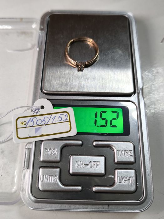 Кольцо золотое с бриллиантом р17 (1.52г)