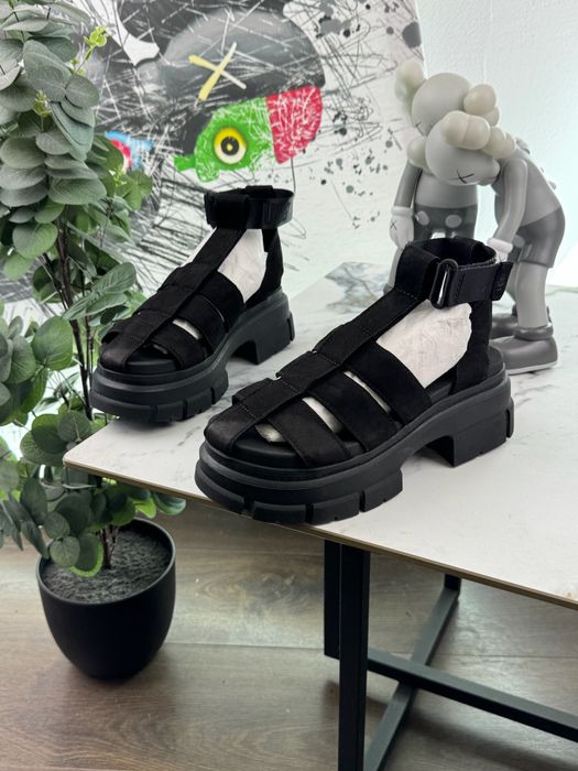Кросівки сандалі UGG 38 розмір Е17168