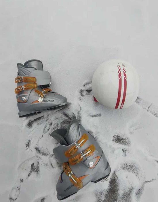 Zestaw narciarski dla dziewczynki buty 24/24,5 277 mm kask kijki