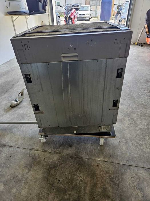 Máquina Loiça Whirlpool Encastrar