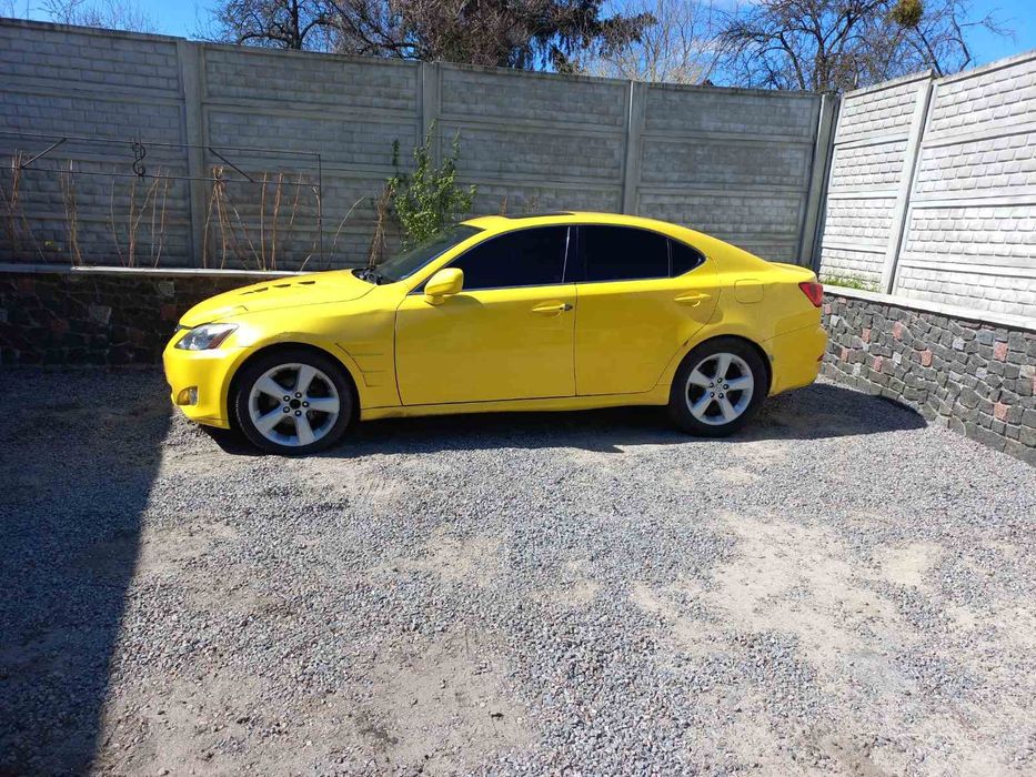 Lexus is250 4x4 avtomat