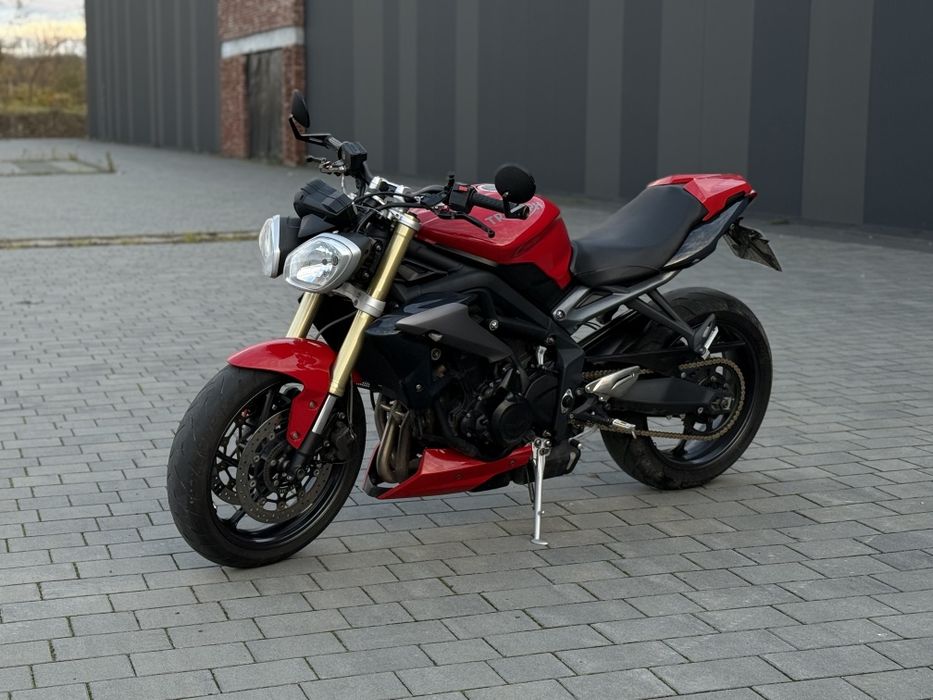 Triumph street triple 675 (2015)