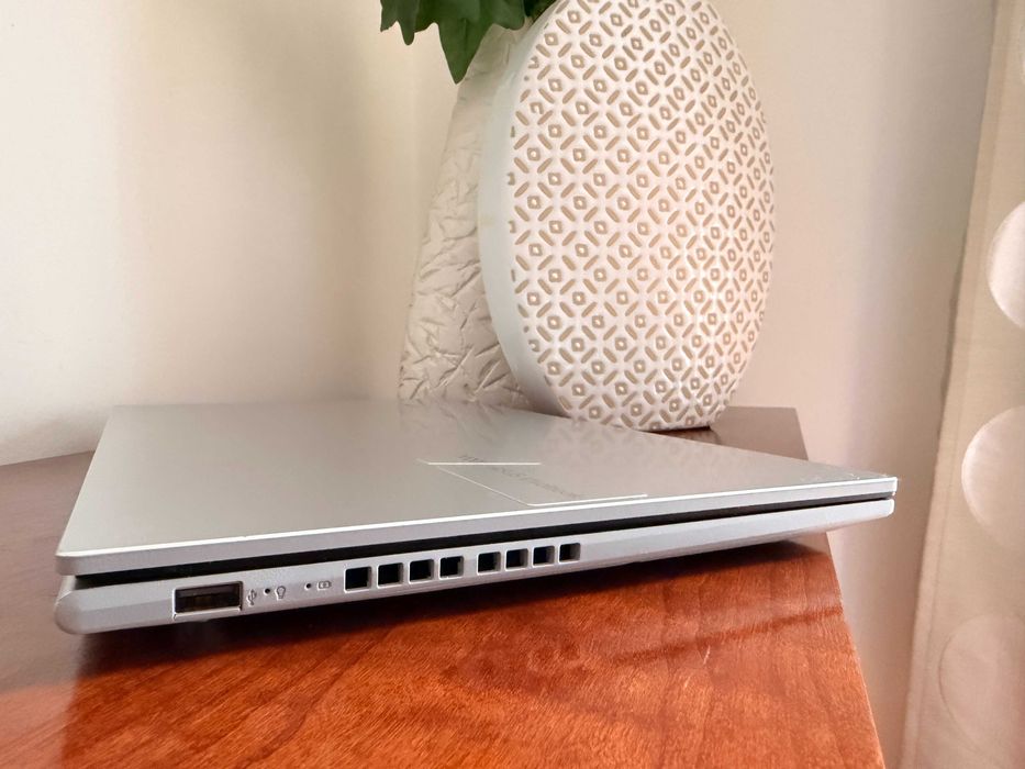 Asus VivoBook 15 M1502Y|15.6"FullHD|Ryzen 7-7730u|16Gb Ram|Ssd 512Gb|