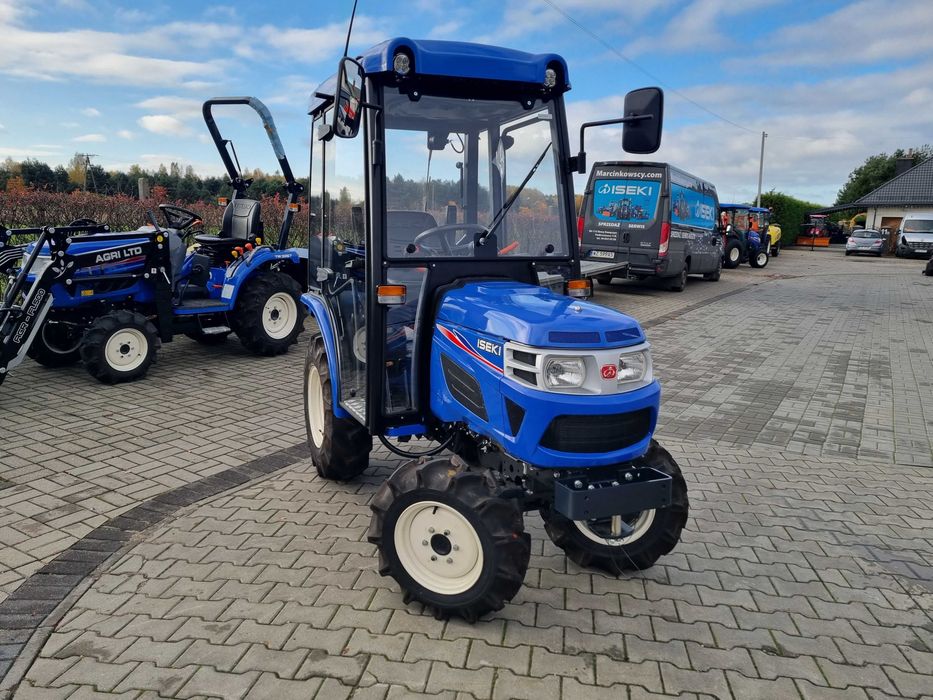 Traktor Iseki TM3267 moc 30 KM napęd 4x4 z kabiną w Super cenie