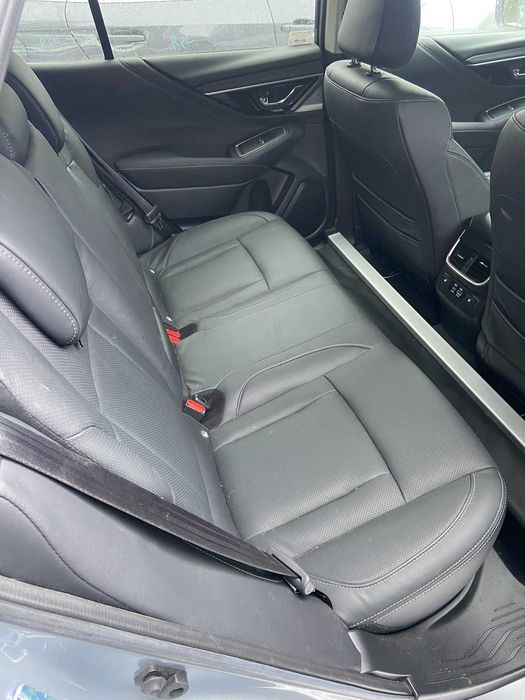 Komplet foteli z boczkami FOTELE SKÓRA Subaru Outback VI BT