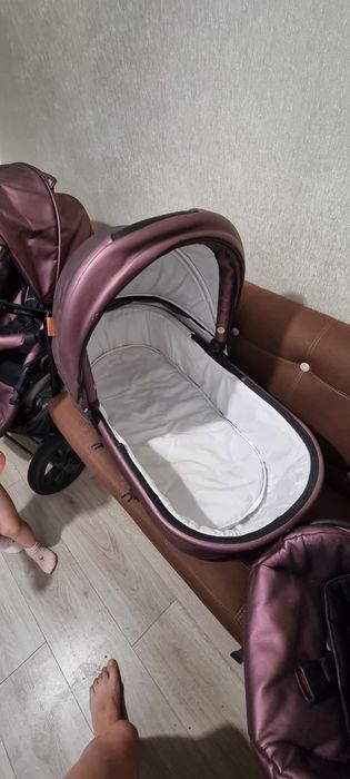 Продам коляску 3 в 1