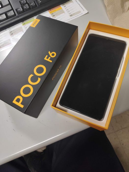 Poco F6 8GB/256GB Como novo