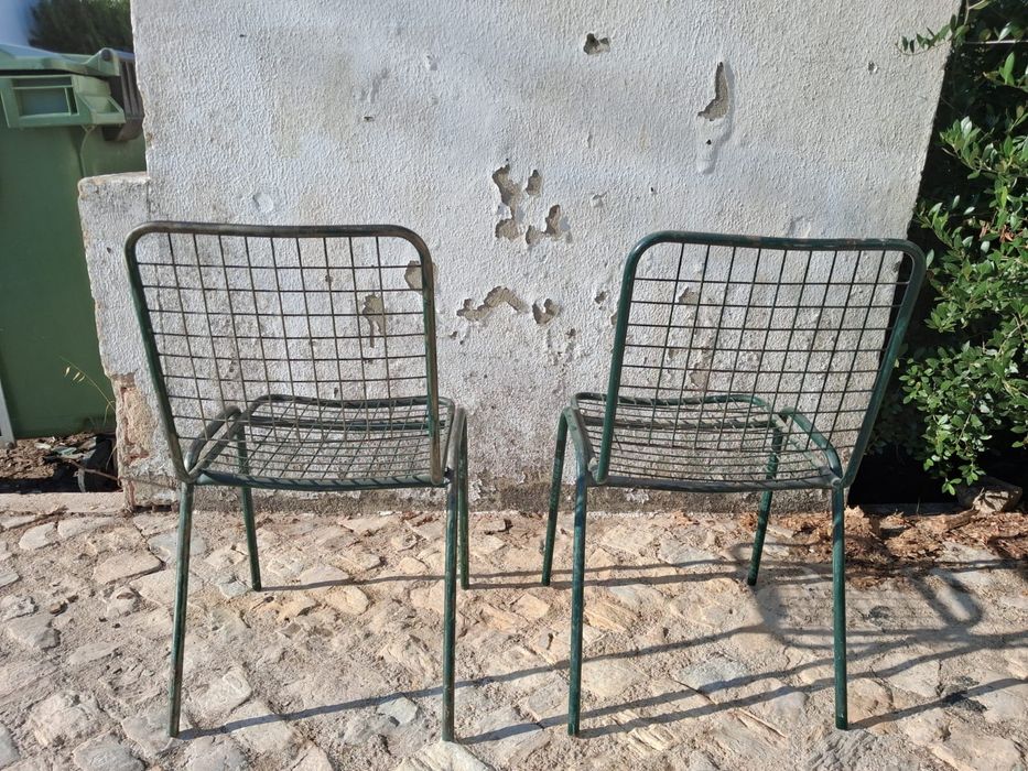 Cadeiras em ferro