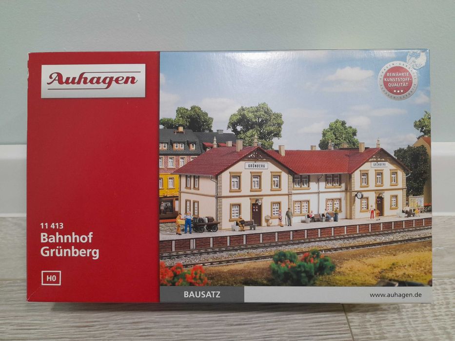 Makieta kolejowa DWORZEC Grunberg H0 model do sklejania Auhagen 11413