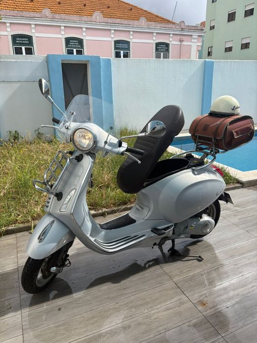 Vespa 125 Edição 70 anos