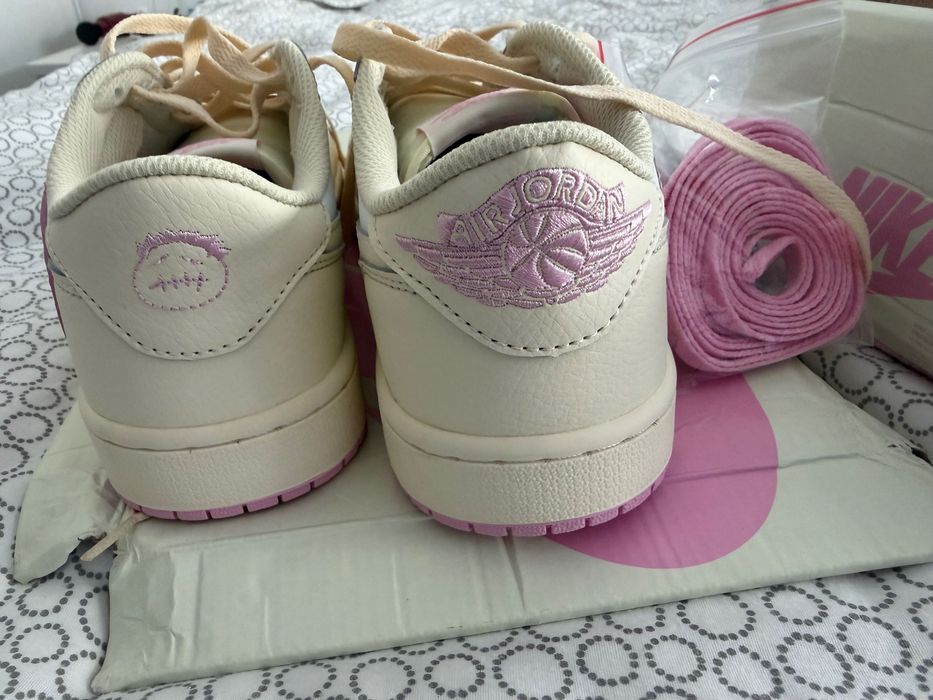 Nike Travis Scott Pink