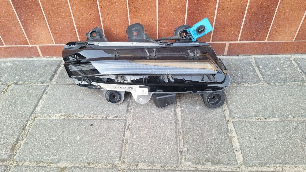 Halogen lewy led Peugeot 3008 lift