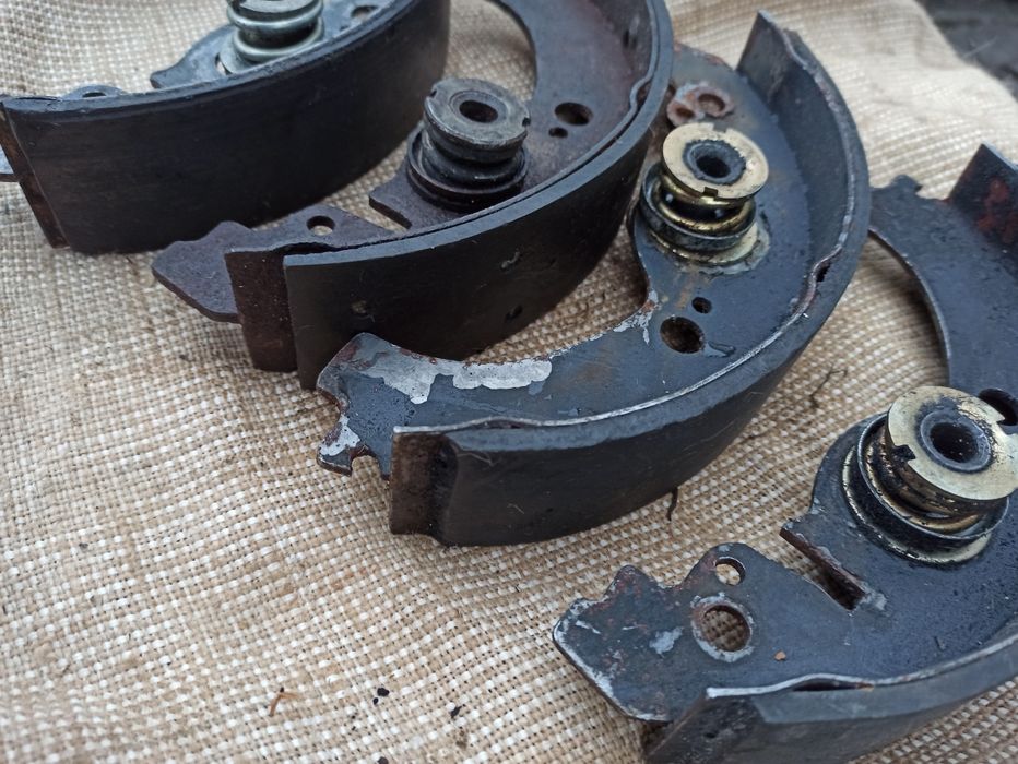 Задні тормозні колодки ваз 2106