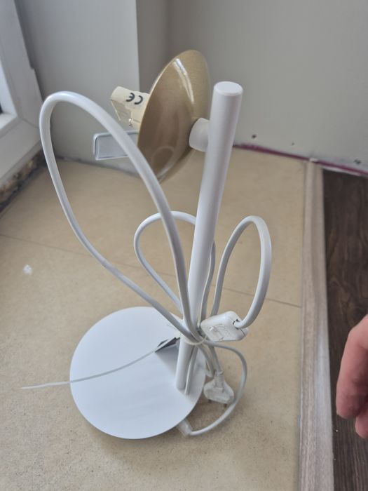 Nowa lampka stołowa Sigma biała kula G9