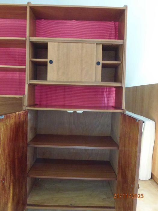 Estante com história - intemporal