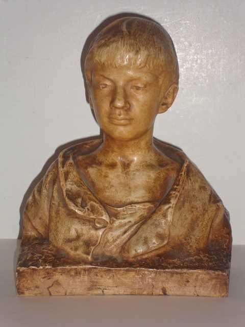 Escultura, Menina de Tranças - Autor: Teixeira Lopes