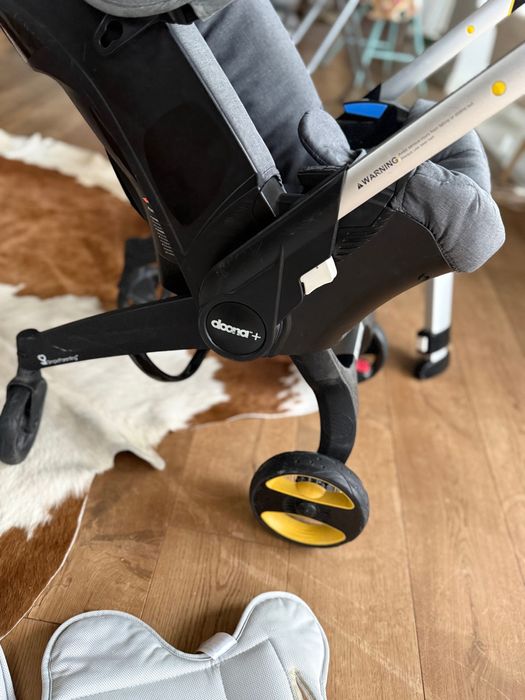 Fotelik Doona + /baza/ wkładka niemowlęca