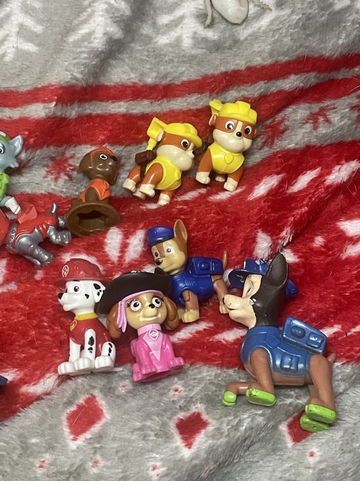 Zestaw 15 figurek psi patrol plus figurki zwierzay