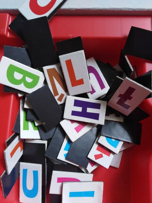 Cyferki i literki na lodówkę.