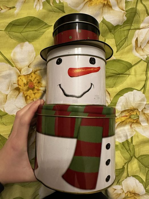 Metalowa puszka do przechowywania bałwan bałwanek