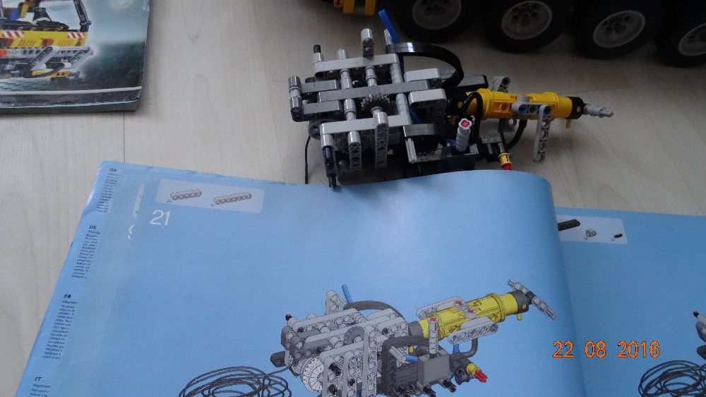 8421 Lego Technic Dźwig Żuraw Mobile Crane -2005r UNIKAT