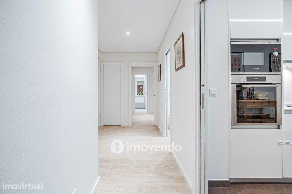 Apartamento T2 moderno, com estacionamento, na Alta de Lisboa