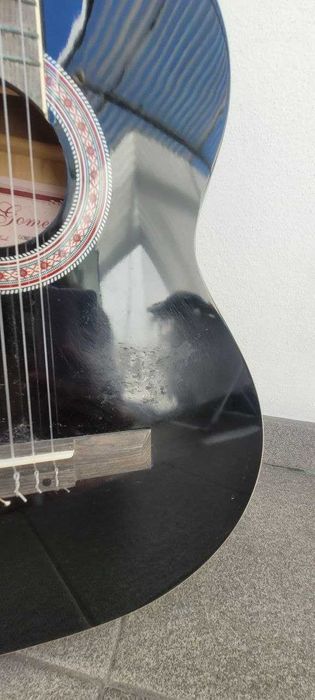 Guitarra clássica com saco