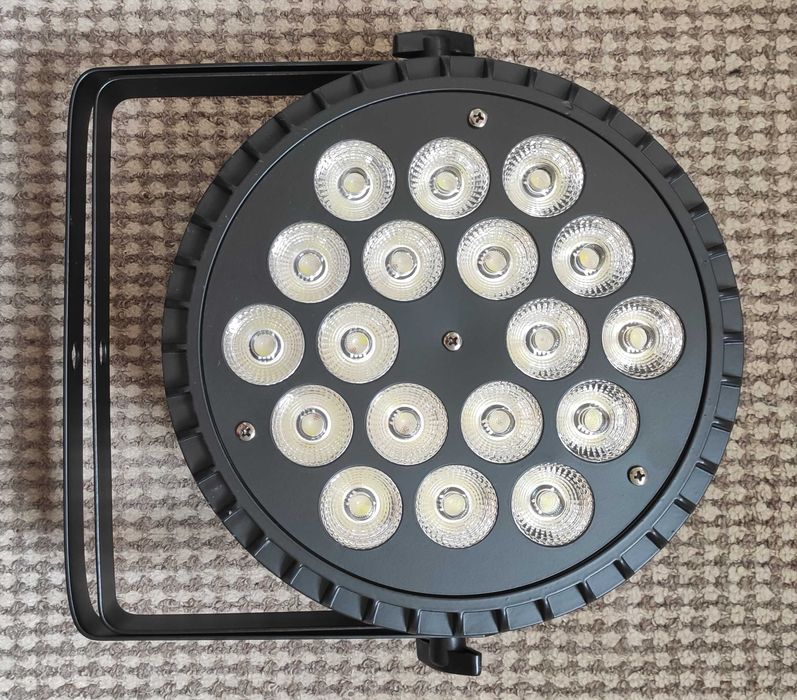 Светодиодные прожекторы Free Color P1810-A RGBW