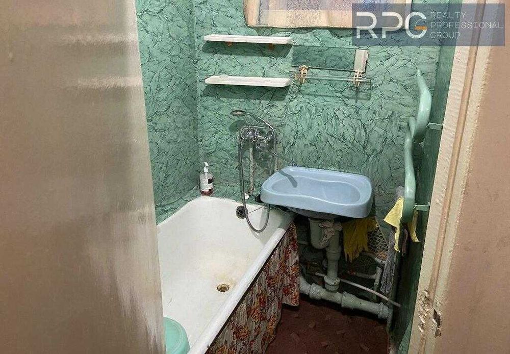 Продається 2-к квартира по вул. Петра Запорожца 11Б рк