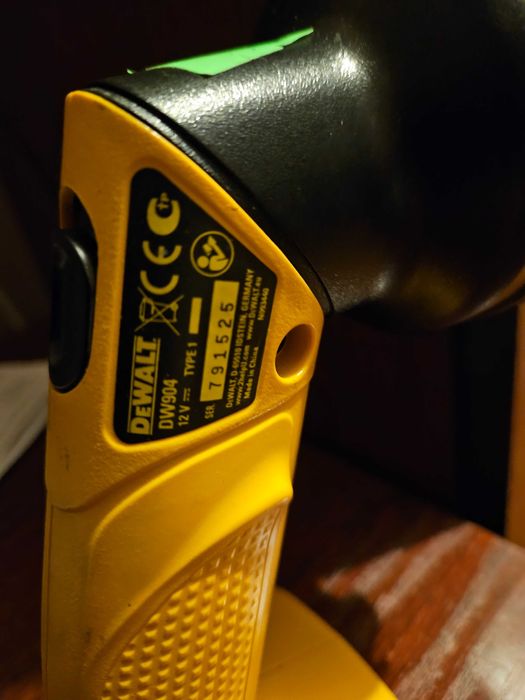 Latarka akumulatorowa DEWALT