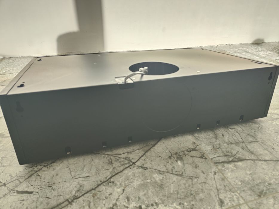 Витяжка на кухню PYRAMIDA MH60BL