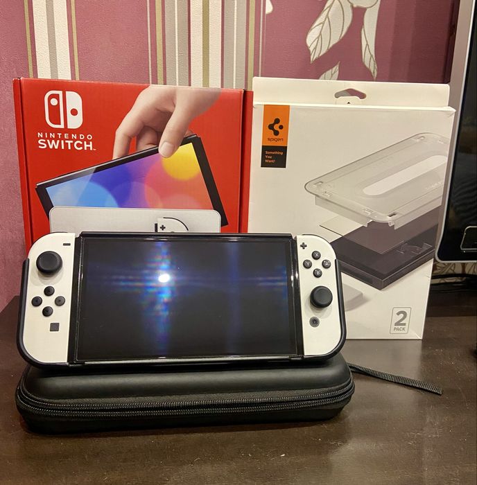 Nintendo Switch OLED + microSD 400gb + чохол Spigen + чохол + скло