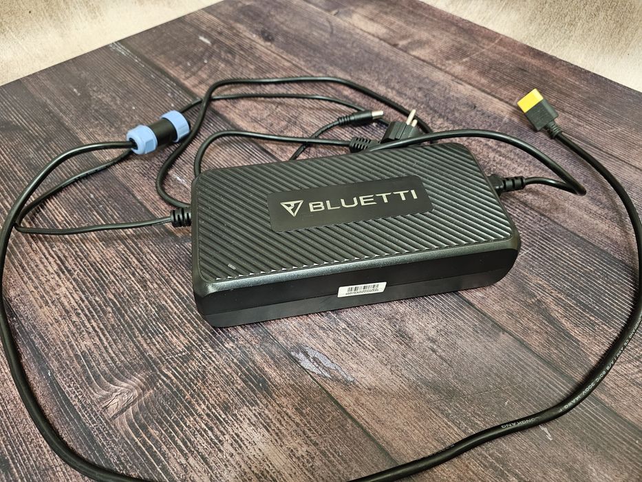 Зарядна станція BLUETTI AC200P (2000 Вт/год) б/в