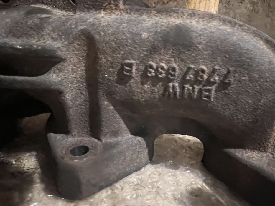 Випускний колектор BMW