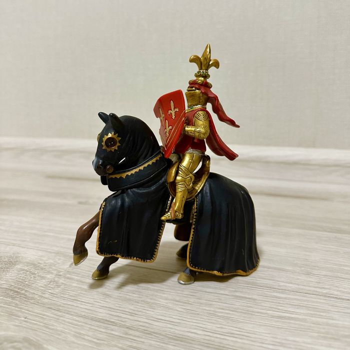 Фігурка лицаря на коні Schleich