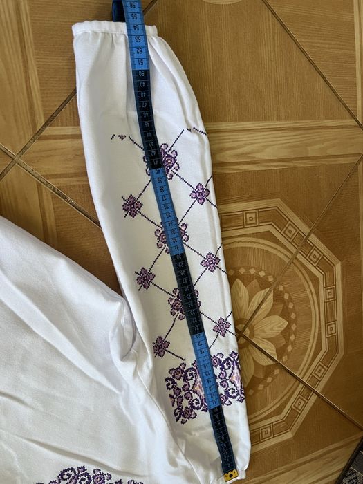 Вишита сорочка для дівчинки як нова.